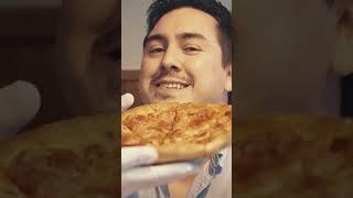 Chris Broad tries Pizza in Japan pt.6 - Dining Gameshow #shorts #japan #abroadinjapan #japanese