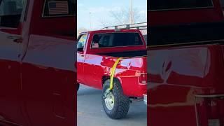 Idiot ties ratchet strap to his wheels