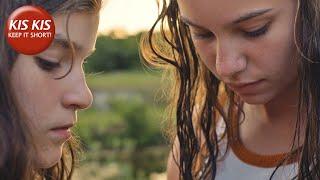 LGBT short film on a girl falling in love with her best friend  Molt - by Nathalie Álvarez Mesén