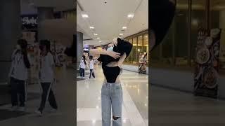 viral cewek buka baju di mall