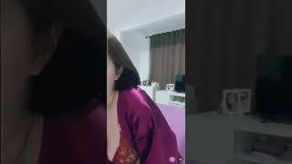 #viral tante cantik mulus pamer keindahan  auto tegang #hot