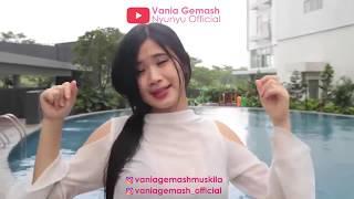 RENANG GEMASH   SELAIN DANCE  VANIA SUKA RENANG