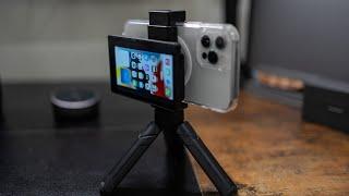 Phone Rear Cameras for Vlogging or Selfie  Finally a Solution  OmniMaster Vlog Monitor