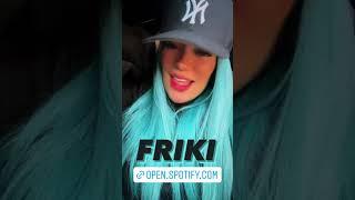 KAROL G canta FRIKI en su auto 