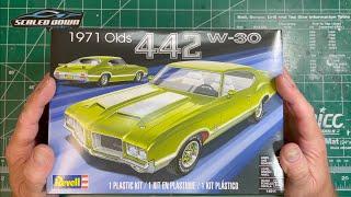Building and review of the Revell 1971 Olds 442 W-30 125 scale plastic model kit