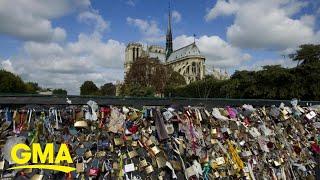 Man tries to save Love Locks in Paris