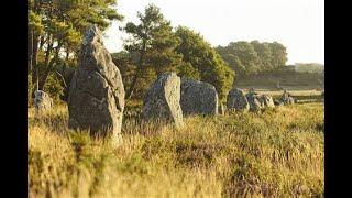 Die besonderen Steinreihen von Carnac  Go-Fame