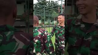 SINGA DIPAKSA JILAT KETIAK TEMANNYA