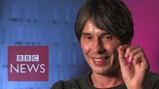 Brian Cox explains quantum mechanics in 60 seconds - BBC News