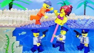 LEGO City Prison Break  Police Hidden Underwater