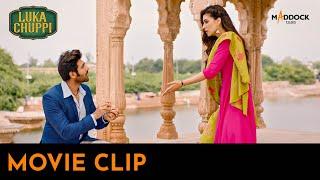 Kartik Aaryan proposes to Kriti Sanon  Luka Chuppi  Movie Clip