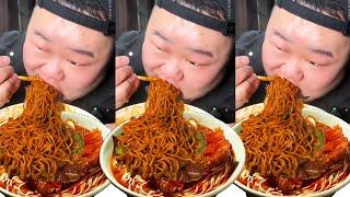 Big Stomach King Challenge Challenge to Eat Nanjing Tiger Skin and Big Meat Noodles Meat weighs