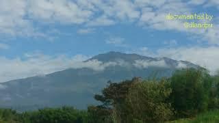 Lawu Menyapa #lawu #pagi #awan #magetan #jawatimur #liburan #weekend #jalanjalan  @diandpu