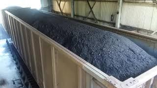 Bottom Discharge Hopper Cars Dumping Coal