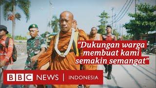 Thudong jalan kaki para biksu dari Thailand ke Borobudur membawa nilai toleransi - BBC Indonesia