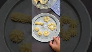 Easy flower Butter cookie shape #Shorts #trending #tastemadeworld #cookiedesign #cookieshape