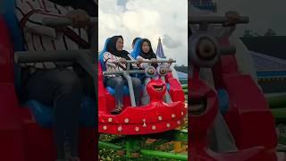 Naik Rollercoaster di Taman Bunga Celosia Semarang