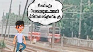 top momen kereta berjalan beriringan dan saling salib menyalip di sore hari.@alimahfud1771