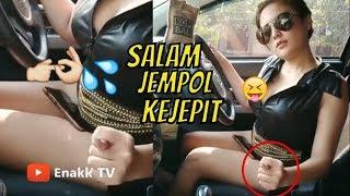 Kompilasi  HOT  Video Mareta Angel  di dalam Mobil