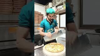 #pizza #pizzachef #shortvideo #shortsfeed #pizzaboy #subscribemychannel #food #pizzalover #fastfood