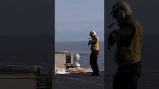 Ini Cara Kurir Laut kirim Paketan Ke Kapal Induk #shorts #kapalinduk #militer