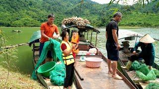 How to cast a net to catch fish on a large lake by boat - Chúc Tòn Bình