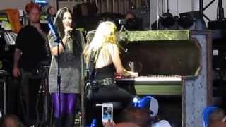 a BEAUTIFUL duet with Lzzy Hale and Amy Lee