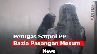 Petugas Satpol PP Razia Pasangan Mesum di Padang