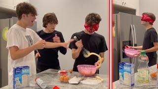 Matt bakes blindfolded - Sturniolo Triplets