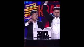 Ukrainian president plays piano pants down and hands up￼