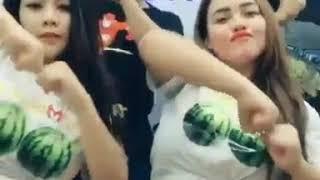 Video hot dua semangka bergoyang