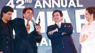 Shahrukh Khan Dilip Kumar And Saira Banu  Present Dharmendra With Their Lifetime Achievement Award