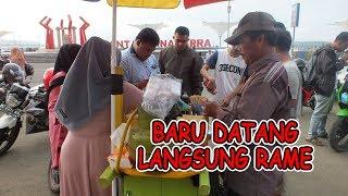 HANYA GEROBAK KECIL TAPI SELALU RAME Street Food Indonesia