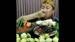 MUKBANG LALAP JENGKOL MUDA MENTAH SAMBAL TERASI TUMIS KANGKUNG SAUS TIRAM