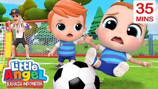 Main Sepakbola Cetak Gol ️ Kartun Anak  Little Angel Bahasa Indonesia