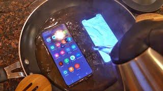 Samsung Galaxy S20 Plus vs iPhone 11 Pro HOT WATER TEST 