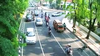 Kecelakaan di Jalan Raya Darmo Surabaya Depan Pizzahut