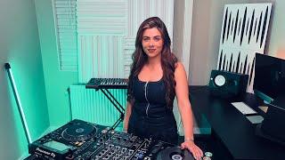 Laura van Dam - Capture Radio 009 Melodic Techno  Progressive House