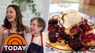 Fans love Jennifer Garner and mom Pat’s blackberry cobbler recipe