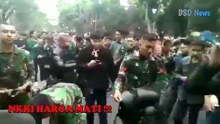 TNI Lepas Atribut Bela Masyarakat Dan Mahasiswa