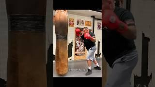 Отработка комбинации . Тренировка по Боксу . Тренировка . Отработка ударов. Boxing. Бокс . Нокаут