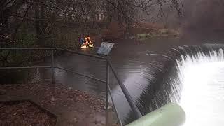 Mit dem Kajak auf der Wupper - Wehr an der Kläranlage Burg