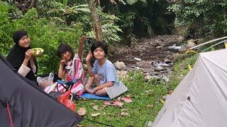 Camping Seru di Gunung Salak