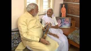 Shri Narendra Modi seeks blessings of his mother on his birthday