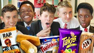 British Highschoolers try American Snacks for the first time