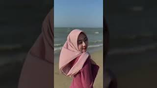 jilbab ketat pantat besar gamis kekecilan seksi montok