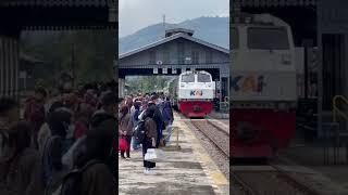 Kedatangan Lokal Garut Cibatuan di Stasiun Cibatu #shorts #cibatu #garut #bandung #purwakarta