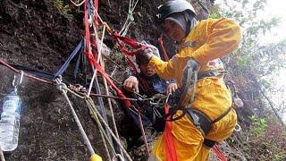 Rock climbing adventure in the area of ​​Mount Lawu Indonesia - Southeast Asia #shorts