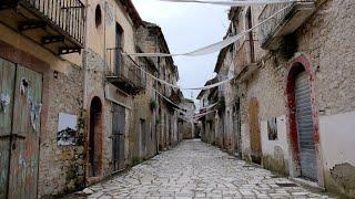 Viaggio ad Apice Vecchia la città fantasma che il Terremoto ha fermato al 23 novembre 1980