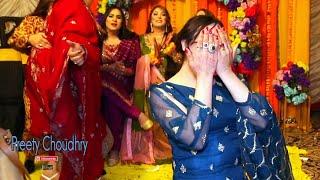 Ve Sone Diya Kanghna Preety Choudhry Hina Khan Mehndi Dance Performence